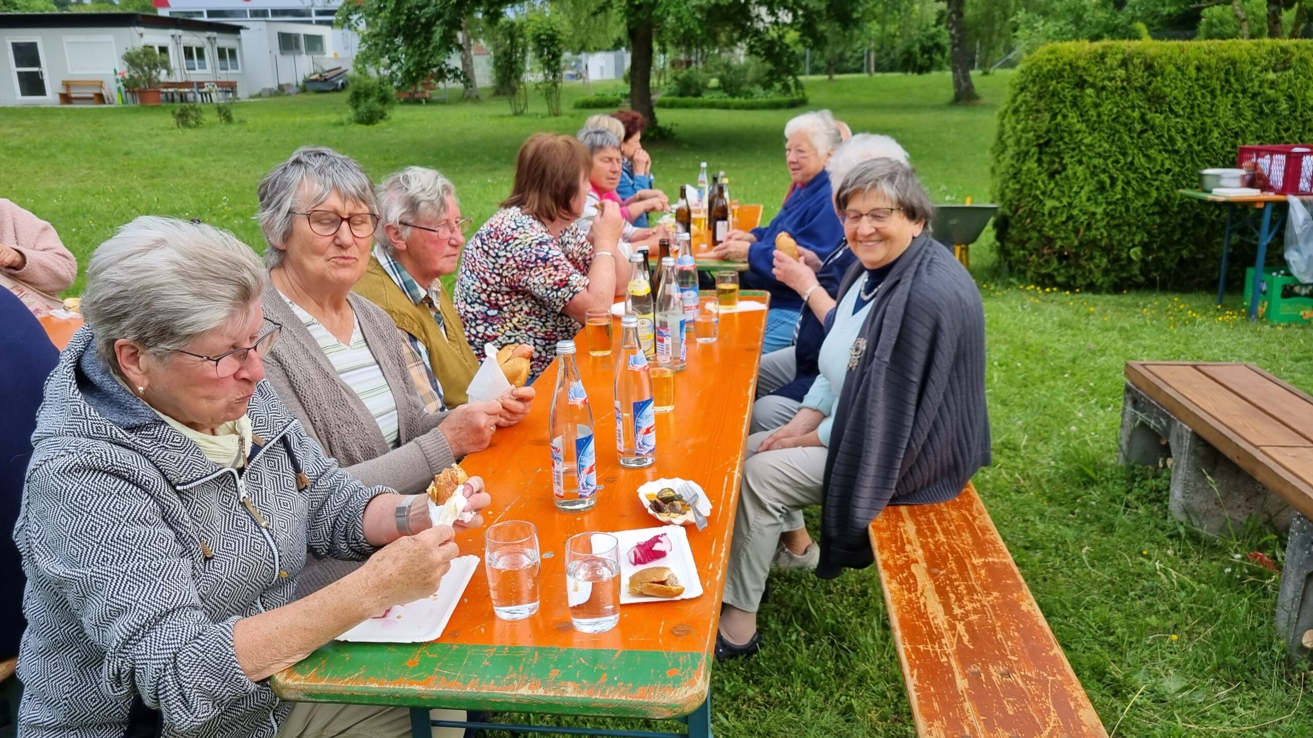 Read more about the article Grillfest für die Helfer des Gartenfestes